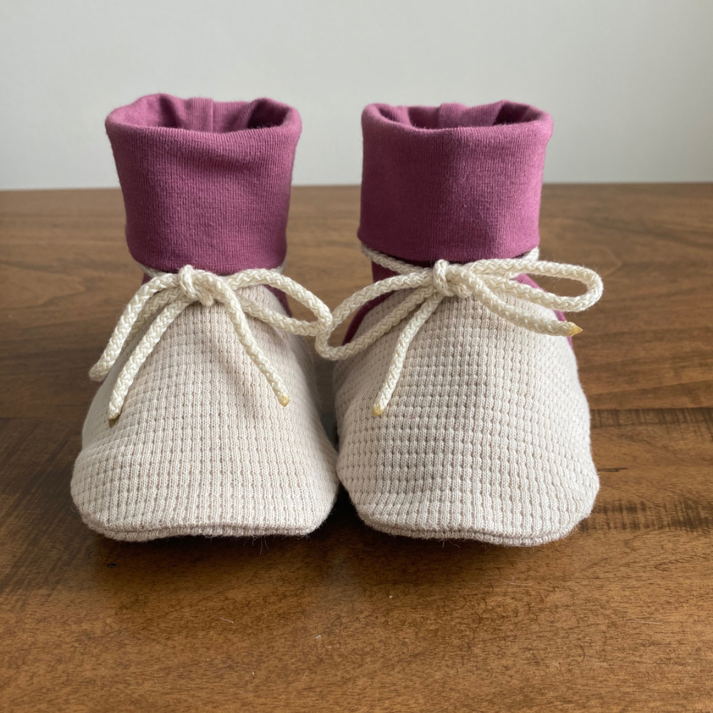 Baby booties - Plum