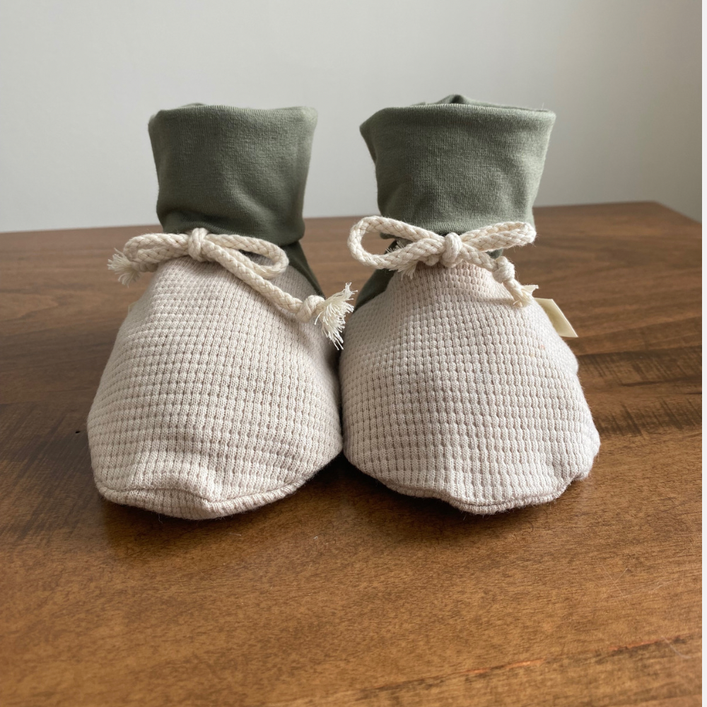 Baby booties - Olive